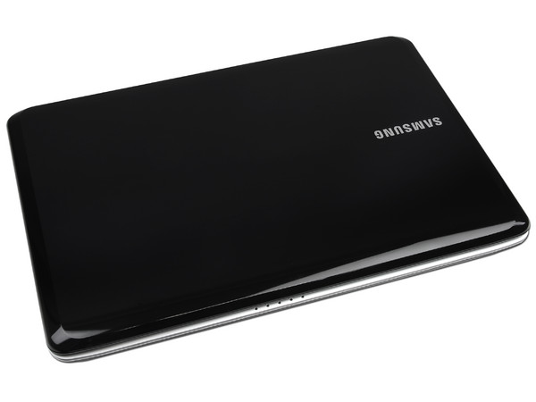 Laptop Samsung NP-RV510-A02MX:
Procesador Intel Pentium T4500 (2.30GHz),
Memoria de 3GB DDR3, Disco Duro 320GB,
Video Intel GMA 4500M, SuperMulti DVD+R DL,
Pantalla de 15.6