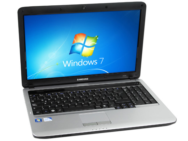 Laptop Samsung NP-RV510-A02MX:
Procesador Intel Pentium T4500 (2.30GHz),
Memoria de 3GB DDR3, Disco Duro 320GB,
Video Intel GMA 4500M, SuperMulti DVD+R DL,
Pantalla de 15.6