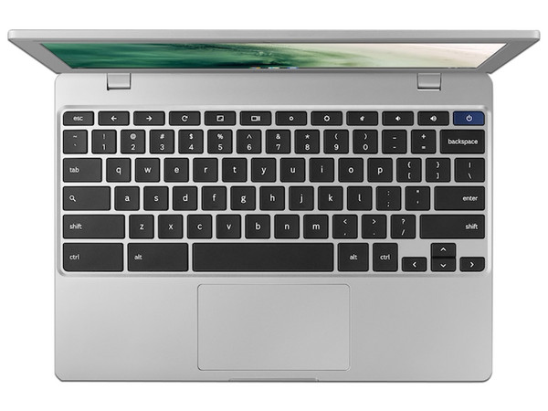 Laptop Samsung ChromeBook 4:
Procesador Intel Celeron N4000 (hasta 2.6 GHz),
Memoria de 4GB LPDDR4,
Almacenamiento eMMC de 32GB,
Pantalla de 11.6