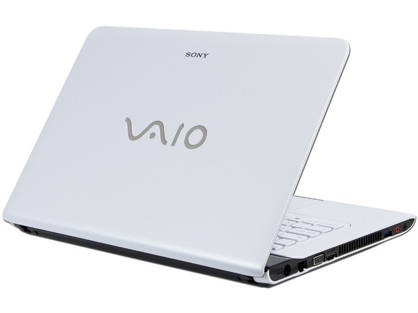 Laptop Sony VAIO SVE14125CLW:
Procesador Intel Core i5-3210M (hasta 3.1 GHz) 3ra Generación,
Memoria de 4 GB DDR3, Disco Duro de 500 GB,
Pantalla HD LED de 14