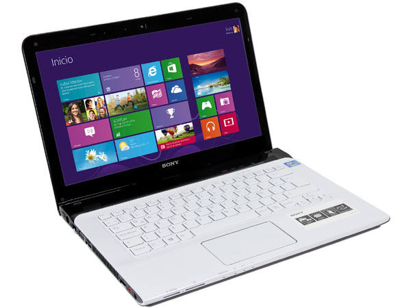 Laptop Sony VAIO SVE14125CLW:
Procesador Intel Core i5-3210M (hasta 3.1 GHz) 3ra Generación,
Memoria de 4 GB DDR3, Disco Duro de 500 GB,
Pantalla HD LED de 14