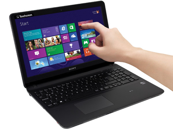 Laptop Sony VAIO Fit 15 SVF15215CLB:
Procesador Intel Core i5-3337U (hasta 2.7 GHz) 3ra Generación,
6 GB DDR3, D.D. de 750 GB,
Pantalla LED Multi Touch de 15.5
