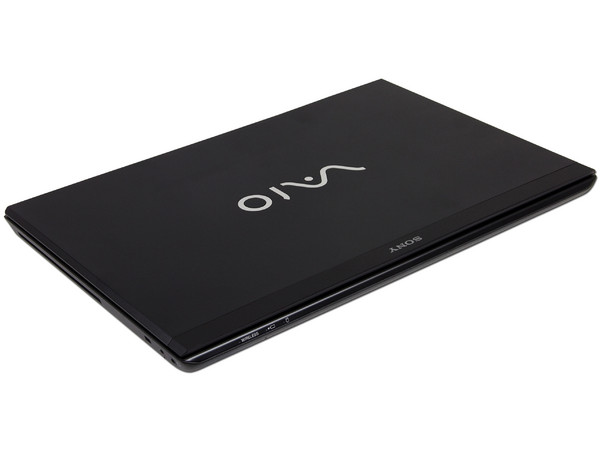 Laptop Sony VAIO SVS15117FLB:
Procesador Intel Core i7-3520M (2.9 GHz) 3ra Generación,
Memoria 8 GB DDR3, D.D. 750 GB,
Pantalla LED 15.5