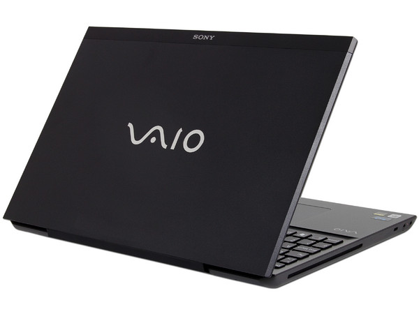 Laptop Sony VAIO SVS15117FLB:
Procesador Intel Core i7-3520M (2.9 GHz) 3ra Generación,
Memoria 8 GB DDR3, D.D. 750 GB,
Pantalla LED 15.5