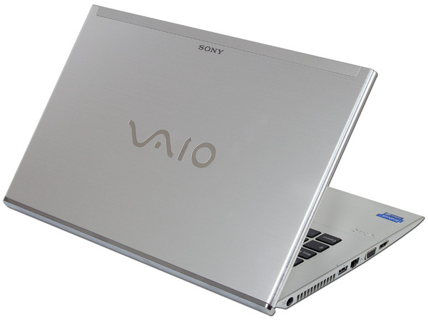 Ultrabook Sony Vaio SVT14127CLS:
Procesador Intel Core i5-3337U (1.8 GHz) 3ra Generación,
4GB DDR3, D. D. de 320GB, 24GB SSD,
Pantalla LED Multi Touch de 14