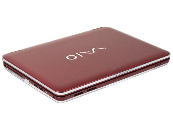 Portátil Sony Vaio VGN-CS270T. Color Roja:
Procesador Intel Core 2 Duo P8600 (2.40GHz),
Memoria de 4GB DDR II, Disco Duro de 400GB,
Pantalla de 14.1