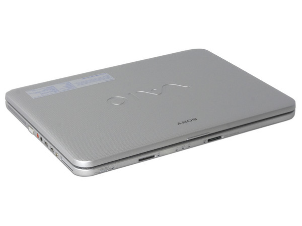 Portátil Sony Vaio VGN-NS220TH:
Procesador Intel Pentium T3400 (2.16 GHz),
Memoria de 3GB DDR II, Disco Duro de 250GB,
Pantalla de 15.4