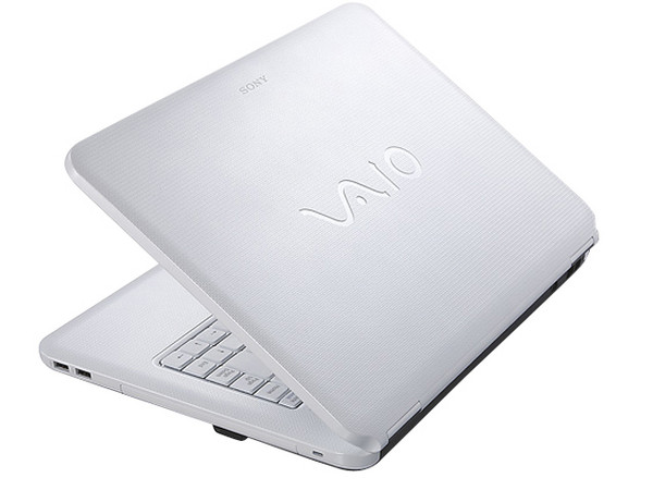 Portátil Sony Vaio VGN-NS230TE:
Procesador Intel Pentium T3400 (2.16 GHz),
Memoria de 3GB DDR II, Disco Duro de 320GB,
Pantalla de 15.4