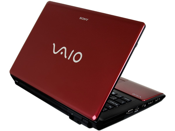 Laptop Sony Vaio VPC-CW25FL:
Procesador  Intel Core i3-330M (2.13GHz),
Memoria de 4GB DDR III, Disco Duro de 500GB,
Pantalla de 14