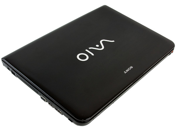 Laptop Sony Vaio VPC-EA35FL:
Procesador Intel Core i3-370M (2.40 GHz),
Memoria de 3GB DDR3, Disco Duro de 500GB,
Pantalla LED de 14