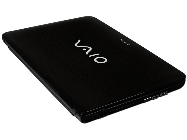 Laptop Sony Vaio VPCEA27FL:
Procesador Intel Core i3 M350 (2.26 MHz),
Memoria de 4GB DDR3, Disco Duro de 500GB,
Pantalla de 14