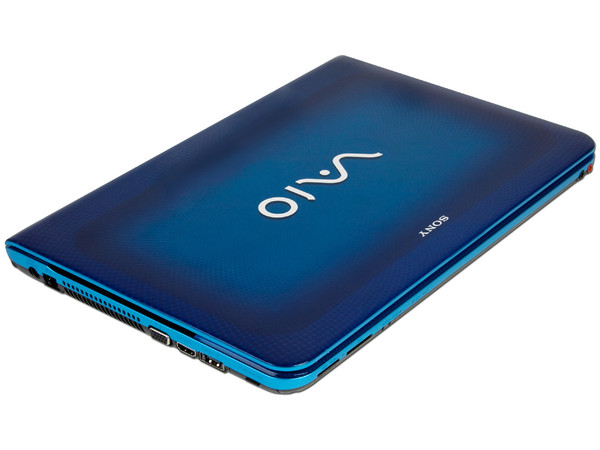 Laptop Sony Vaio VPCEA40EL/L:
Procesador Intel Core i3-380M (2.53 GHz),
Memoria de 3GB DDR3, Disco Duro de 320GB,
Pantalla LED de 14