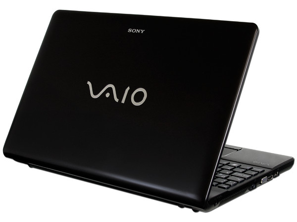 Laptop Sony Vaio VPCEE27FL:
Procesador AMD Athlon II DC P320 (2.10 GHz),
Memoria de 4GB DDR3, Disco Duro de 320GB,
Pantalla de 15.5