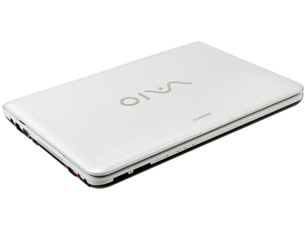 Laptop Sony Vaio VPCEG23EL:
Procesador Intel Core i3-2330M (2.20GHz),
Memoria de 4GB DDR3, Disco Duro de 500GB,
Pantalla LED de 14