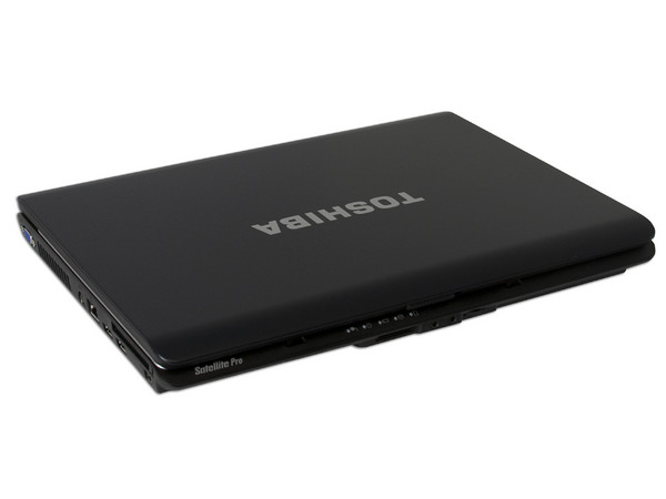 Portátil Toshiba Satellite A215-SP4042,
Procesador AMD 64 X2, (1.9GHz),
Memoria de 1GB, Pantalla 15.4
