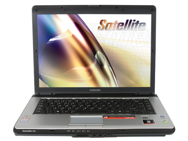 Portátil Toshiba Satellite A215-SP4042,
Procesador AMD 64 X2, (1.9GHz),
Memoria de 1GB, Pantalla 15.4