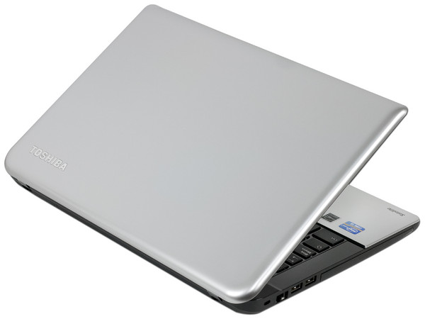 Laptop Toshiba Satellite C40-ASP4387RM:
Procesador Intel Core i3-3120M (2.5 GHz) 3era Generación,
Memoria 4 GB DDR3, D.D. de 500 GB,
Pantalla LED Multi Touch de 14