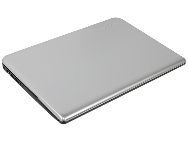 Laptop Toshiba Satellite C40-ASP4387RM:
Procesador Intel Core i3-3120M (2.5 GHz) 3era Generación,
Memoria 4 GB DDR3, D.D. de 500 GB,
Pantalla LED Multi Touch de 14