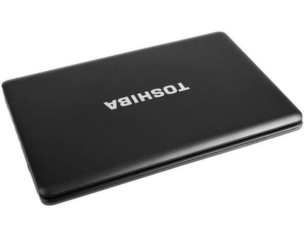 Laptop Toshiba Satellite C645D-SP4160M:
Procesador AMD Athlon II Dual-Core Mobile P360 (2.3GHz),
Memoria de 2GB DDR3, Disco Duro de 320GB,
Pantalla LED HD de 14