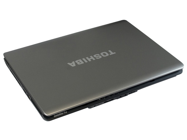 Portátil Toshiba Satellite Pro L300D-SP5801,
Procesador AMD Athlon 64 X2, (1.9GHz),
Memoria de 1GB, Pantalla 15.4
