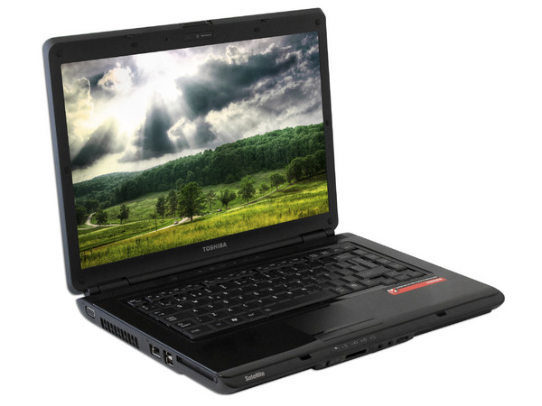 Portátil Toshiba Satellite L305-SP6922R:
Procesador Intel Pentium T3400 (2.16GHz),
Memoria de 2GB DDR II, Disco Duro de 250GB,
Pantalla de 15.4