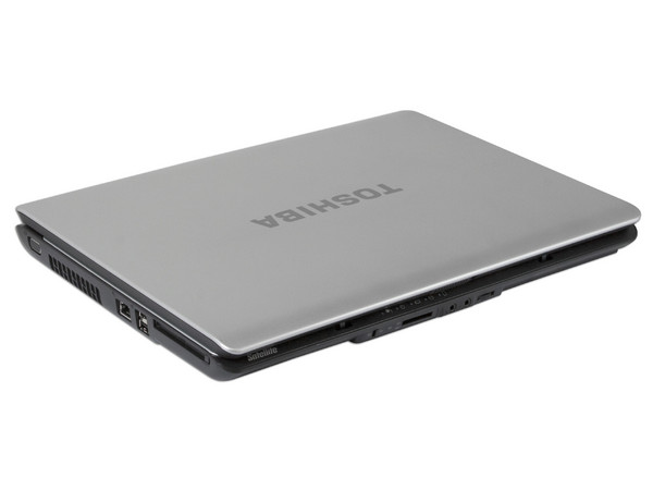 Portátil Toshiba Satellite L305-SP6934R:
Procesador Intel Celeron 585 (2.16GHz),
Memoria de 1GB DDR II, Disco Duro de 160GB,
Pantalla de 15.4