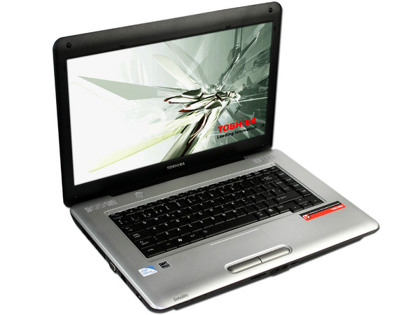 Laptop Toshiba Satellite L455-SP2901R:
Procesador Intel Celeron 900 (2.20GHz),
Memoria de 1GB DDR2, Disco Duro de 250GB,
Pantalla LCD de 15.6”, DVD/RW Super-Multi,
Red Inalámbrica 802.11b/g,
No incluye Sistema Operativo