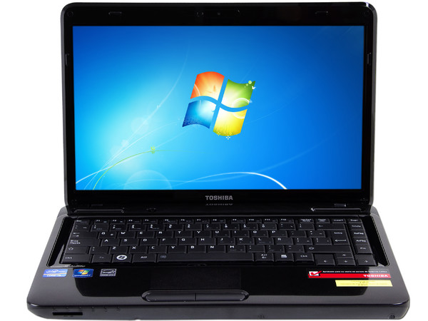 Laptop Toshiba Satellite L745-SP4281KM:
Procesador Intel Core i3-2350M (2.3 GHz),
Memoria de 4GB DDR3, D. D. de 640GB,
Pantalla LED de 14”, Video Intel HD Graphics 3000,
DVD Super-Multi DL, Red Inalámbrica 802.11b/g/n,
Windows 7 Home Basic (32 Bits)