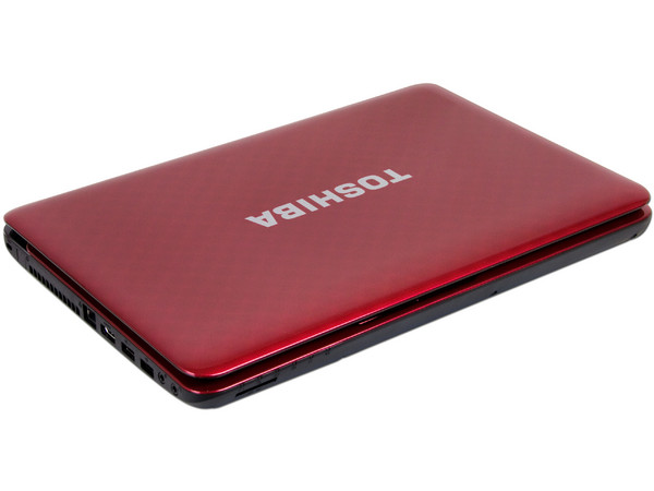 Laptop Toshiba Satellite L745D-SP4174RM:
Procesador AMD A6-3400M (1.4 GHz),
Memoria de 4GB DDR3, D.D. de 750GB,
Pantalla LED HD de 14