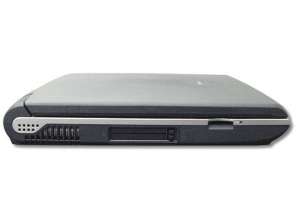 Portatíl Toshiba Satellite 2410 ( -$1,000 pesos de reembolso )