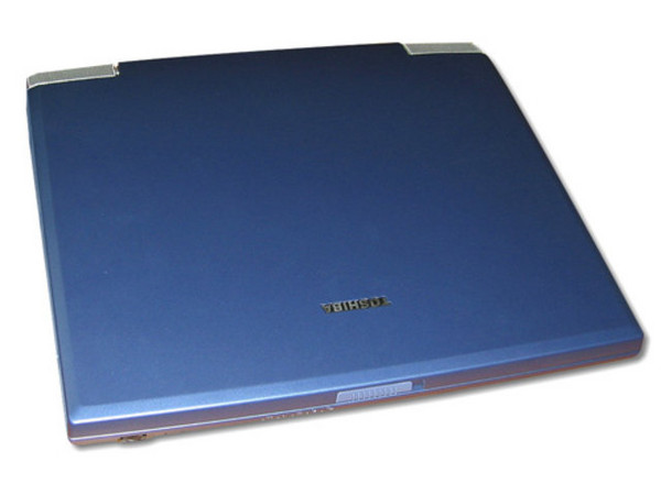Laptop Toshiba Satellite A10-SP129 
Procesador Intel Celeron a 2.4Ghz, 256MB en RAM
Disco Duro de 40GB, Quemador y DVD-ROM,
Pantalla de 15 Pulgadas. Windows XP Profesional