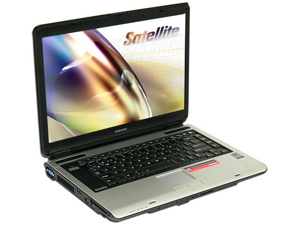 Portátil Toshiba Satellite A135-SP4796, 
Procesador Intel Celeron M520 (1.6GHz),
Memoria 512MB, Pantalla 15.4'' TFT/Wide,
Disco Duro de 80GB y DVD Supermulti,
Red Inalámbrica, Windows Vista Home
Gratis 512MB Adicionales y Maletín