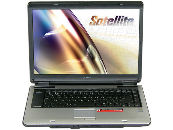 Portátil Toshiba Satellite A135-SP4796, 
Procesador Intel Celeron M520 (1.6GHz),
Memoria 512MB, Pantalla 15.4'' TFT/Wide,
Disco Duro de 80GB y DVD Supermulti,
Red Inalámbrica, Windows Vista Home
Gratis 512MB Adicionales y Maletín