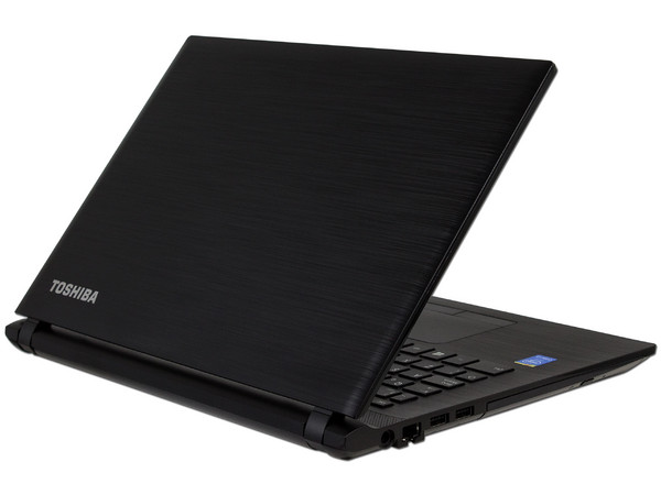 Laptop Toshiba Satellite C45-C4322K: 
Procesador Intel Core i3-5005U (hasta 2.0 GHz), 
Memoria RAM 4 GB DDR3L, D.D. de 1 TB, 
Video Intel HD Graphics, Pantalla LED de 14