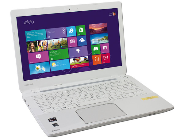 Laptop Toshiba Satellite L40D-A4164WM:
Procesador AMD A8-5545M (hasta 2.7GHz),
Memoria 4 GB DDR3, D.D. de 500 GB,
Pantalla LED de 14