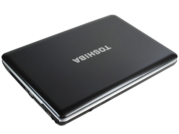 Laptop Toshiba Satellite L505-SP6019M:
Procesador Intel Core i3 330M (2.13 GHz),
Memoria de 3GB DDR3, Disco Duro de 320GB,
Pantalla de 15.6