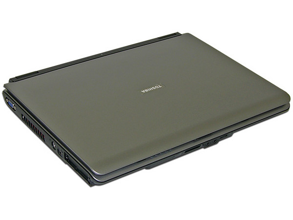 Portátil Toshiba TECRA A7-SP4032,
Procesador INTEL CORE DUO 2.0Ghz,
Memoria de 1GB DDRII, Pantalla 15.4