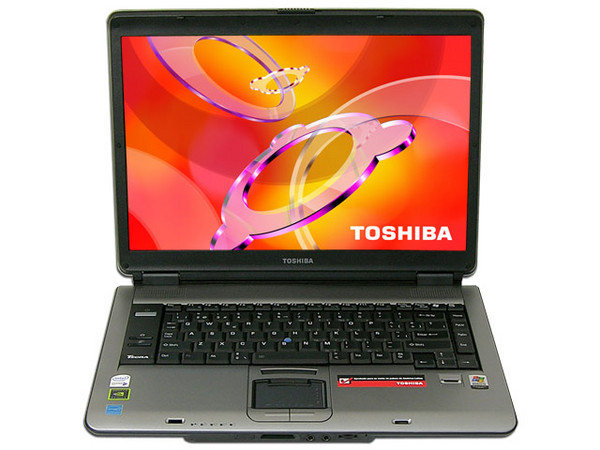 Portátil Toshiba TECRA A7-SP4032,
Procesador INTEL CORE DUO 2.0Ghz,
Memoria de 1GB DDRII, Pantalla 15.4