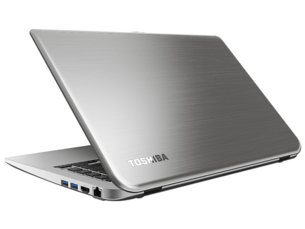 Laptop Toshiba Satellite U40-A4171SM:
Procesador Intel Core i3-4005U (1.7 GHz) 4ta Generación,
Memoria 4 GB DDR3, D.D. de 750 GB,
Pantalla LED de 14