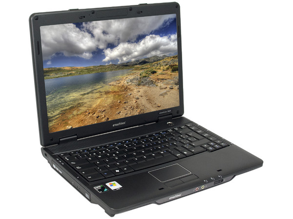 Portátil eMachines EMD620-5561:
Procesador AMD Athlon 2650e (1.6GHz),
Memoria de 1GB DDR II, Disco Duro de 160GB,
Pantalla de 14.1