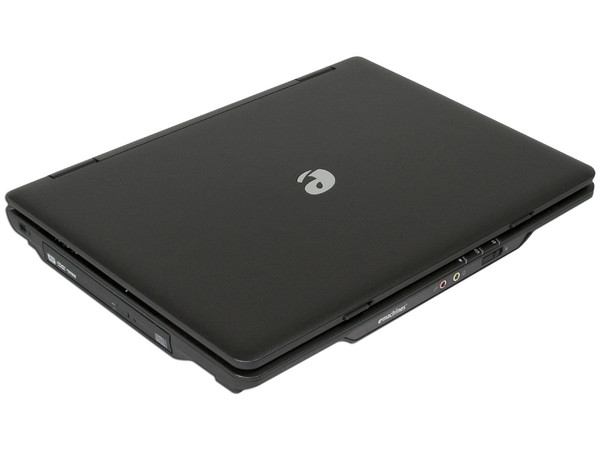 Portátil eMachines EMD620-5561:
Procesador AMD Athlon 2650e (1.6GHz),
Memoria de 1GB DDR II, Disco Duro de 160GB,
Pantalla de 14.1