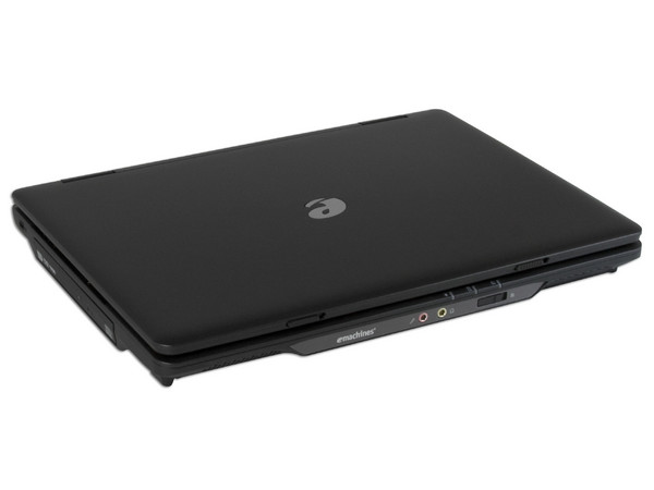 Portátil eMachines EMD620-5601:
Procesador AMD Athlon 2650e (1.6GHz),
Memoria de 1GB DDR II, Disco Duro de 160GB,
Pantalla de 14.1
