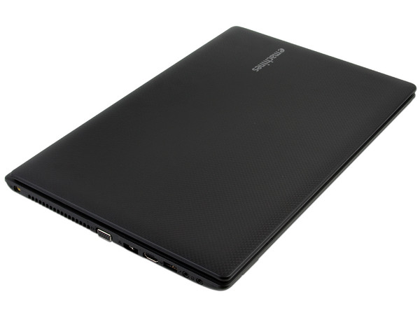Laptop eMachines E442-V253:
Procesador AMD V140 (2.30 GHz),
Memoria de 2GB DDR3, Disco Duro de 250GB,
Video ATI Mobility Radeon HD 4250,
Pantalla de 15.6