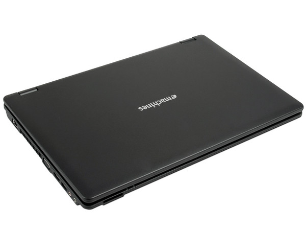 Laptop eMachines E528-2187:
Procesador Intel Celeron T3500 (2.1GHz),
Memoria de 2GB DDR3, Disco Duro de 250GB,
Video Intel GMA 4500M,
Pantalla de 15.6