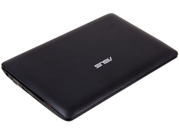 Netbook ASUS Eee PC 1015BX:
Procesador AMD APU C50 (1.0GHz) 
Memoria de 1GB DDR3, D.D. 320GB,
Pantalla LED de 10.1