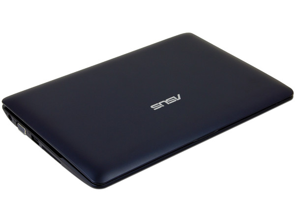 Netbook Asus Eee PC 1015PEM:
Procesador Intel Atom N550 (1.50GHz),
Memoria de 2GB DDR3,  Disco Duro 250GB,
Pantalla LED LCD de 10.1