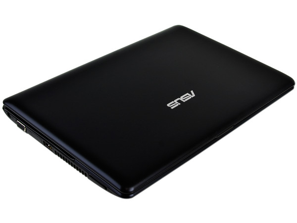 Netbook Asus Eee PC 1215P-MM27: 
Procesador Intel Atom N570 (1.67GHz), 
Memoria de 2GB DDR3, Disco Duro 320GB, 
Pantalla LED de 12.1