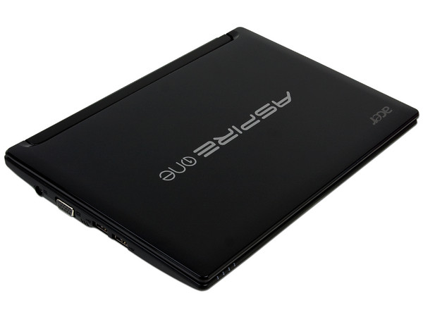 Netbook Acer Aspire One:
Procesador Intel Atom N455 (1.66GHz),
Memoria de 1GB DDR3,  Disco Duro 250GB,
Pantalla LED de 10.1