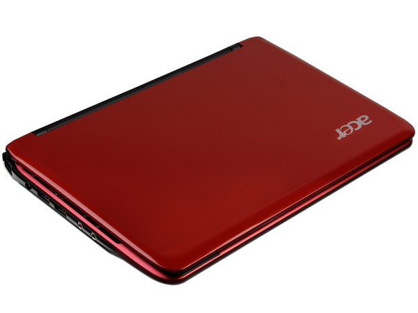Netbook Acer Aspire One:
Procesador Intel Atom N520 (1.33 GHz),
Memoria de 1GB DDR II,  Almacenamiento Interno 160GB,
Pantalla de 11.6