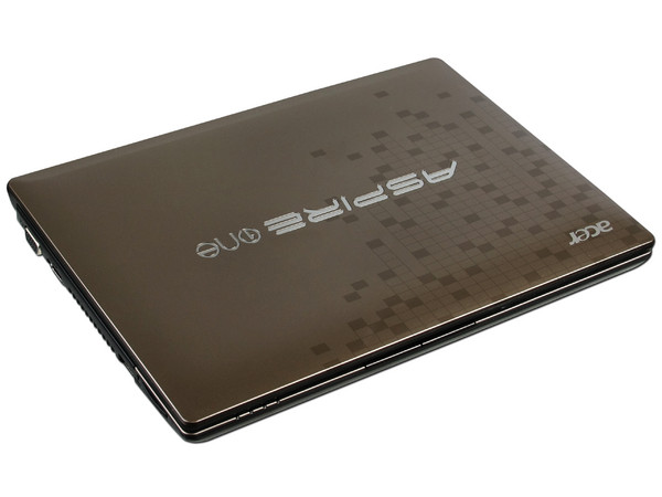 Netbook Acer Aspire One 521-3165:
Procesador AMD Athlon II Neo K125 (1.7 GHz),
Memoria de 2GB DDR3,  Almacenamiento Interno 250GB,
Pantalla de 10.1